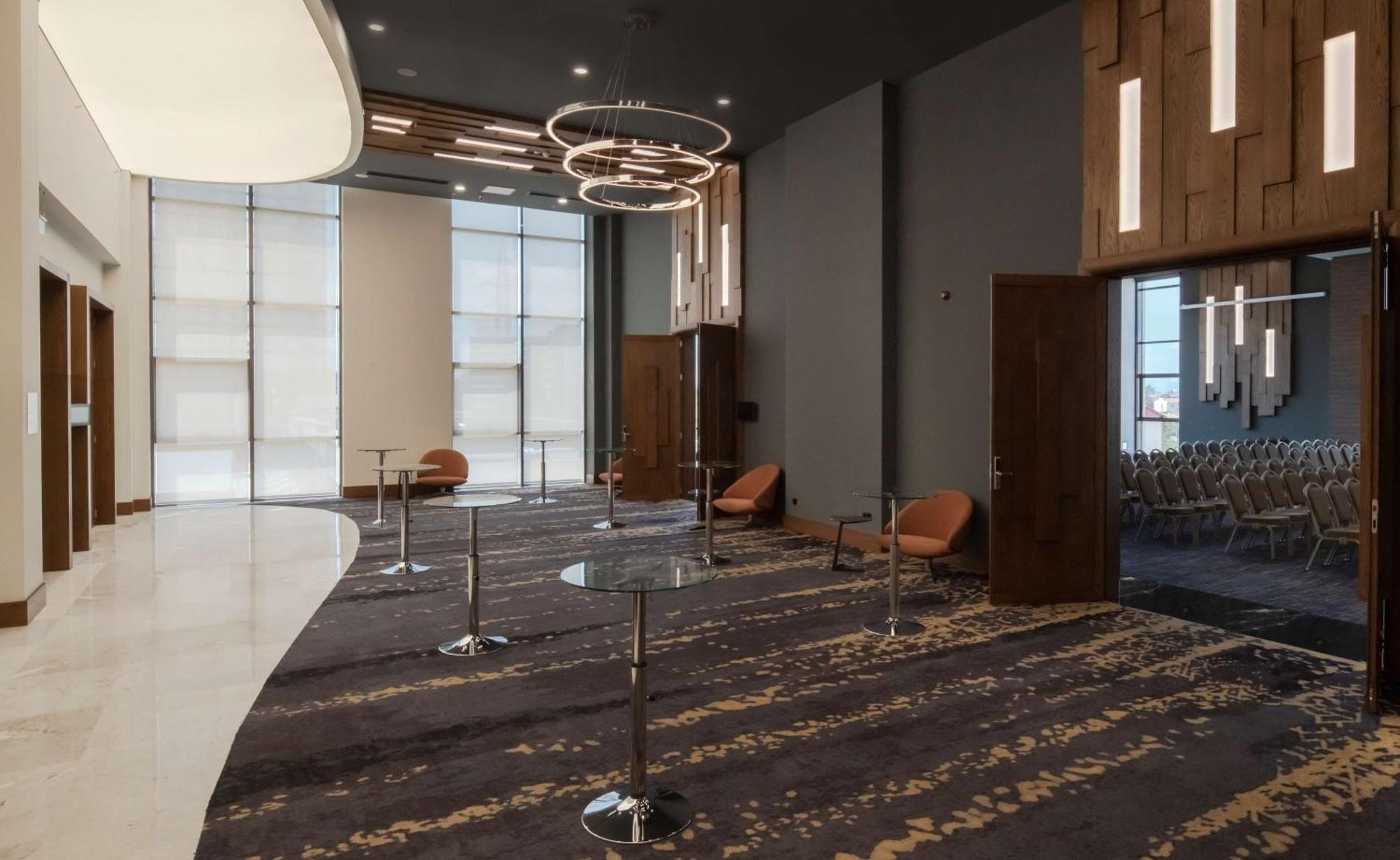 Отель Doubletree By Hilton Маниса Экстерьер фото