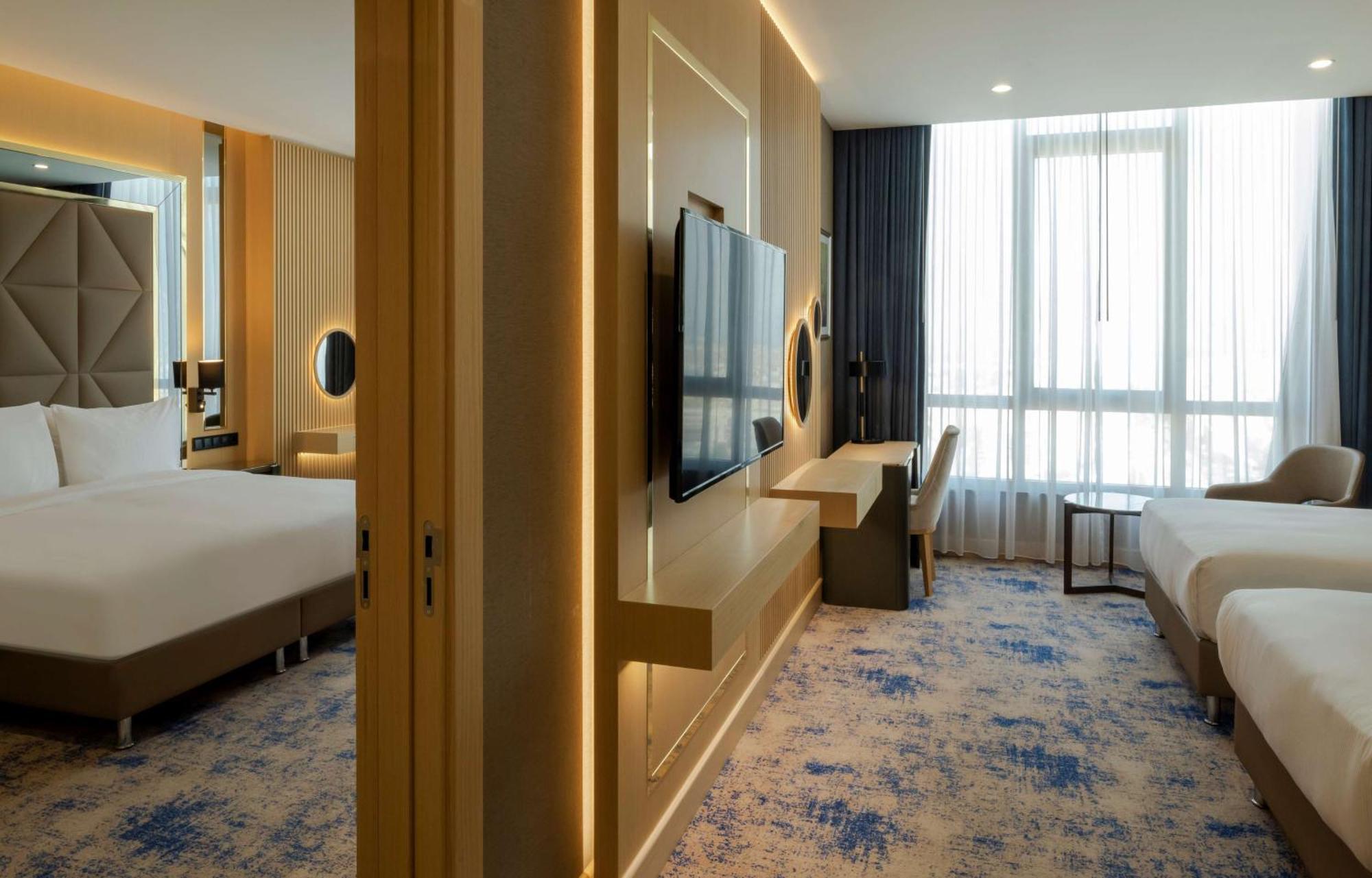 Отель Doubletree By Hilton Маниса Экстерьер фото