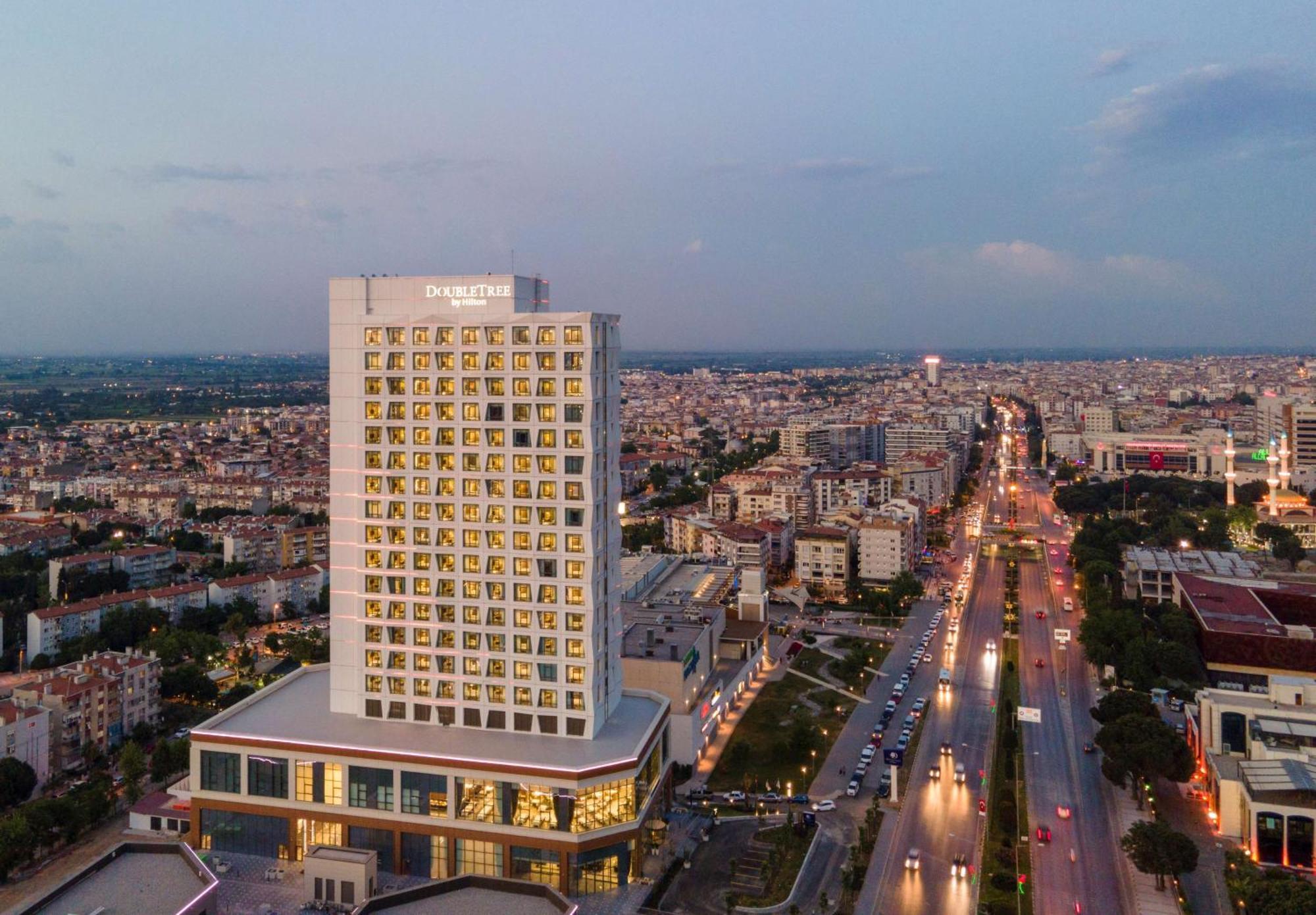 Отель Doubletree By Hilton Маниса Экстерьер фото