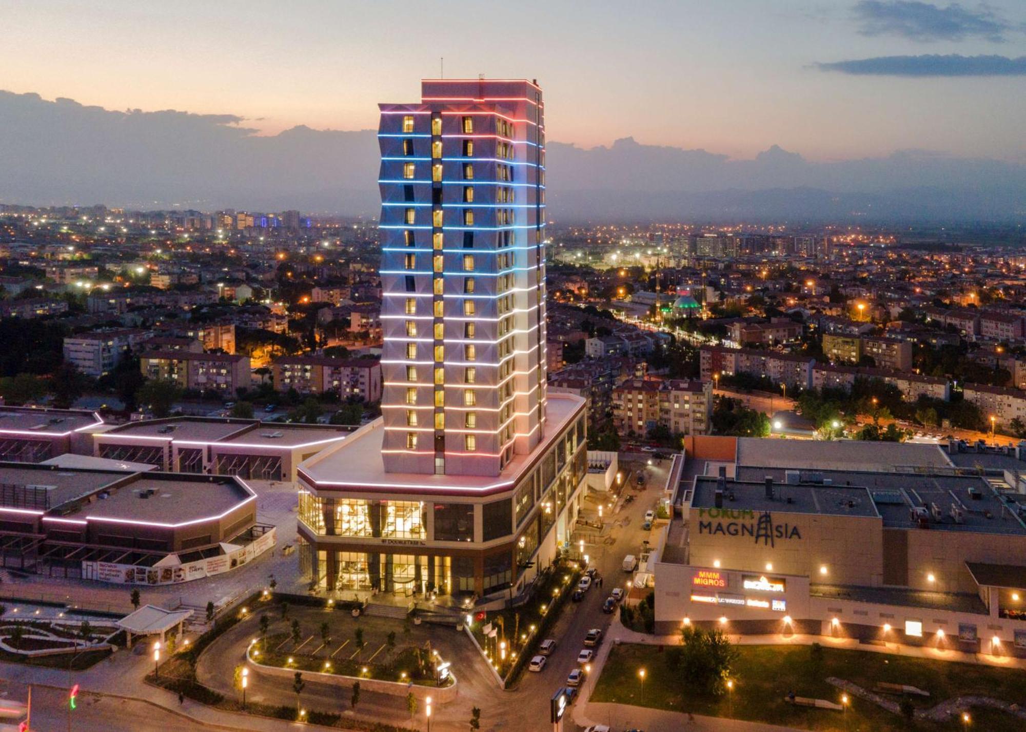 Отель Doubletree By Hilton Маниса Экстерьер фото